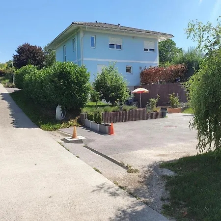 Bleu بيت ضيافة Cudrefin